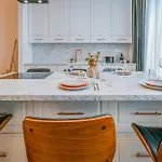 Center 2 Bedroom Escape アパート