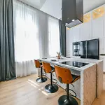 Center 2 Bedroom Escape アパート