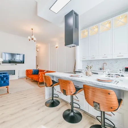 Center 2 Bedroom Escape Daire
