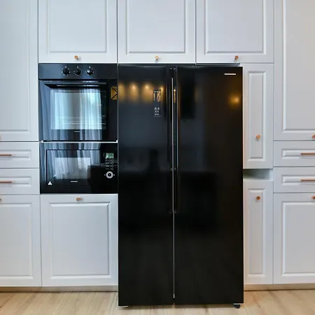 Center 2 Bedroom Escape דירה *
