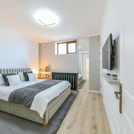 Center 2 Bedroom Escape * Kluž